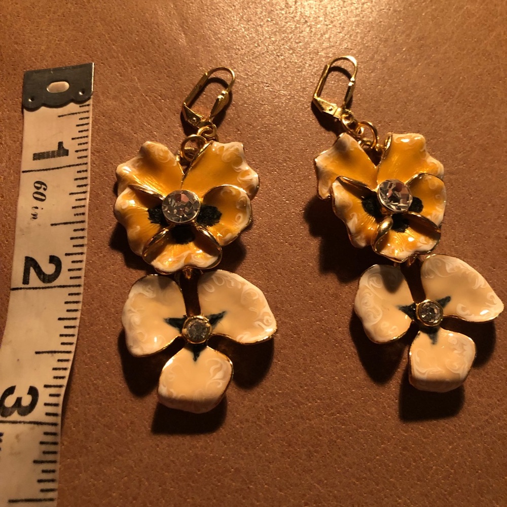 Enameled pansy flower earrings with rhinestones. - Picture 5 of 5